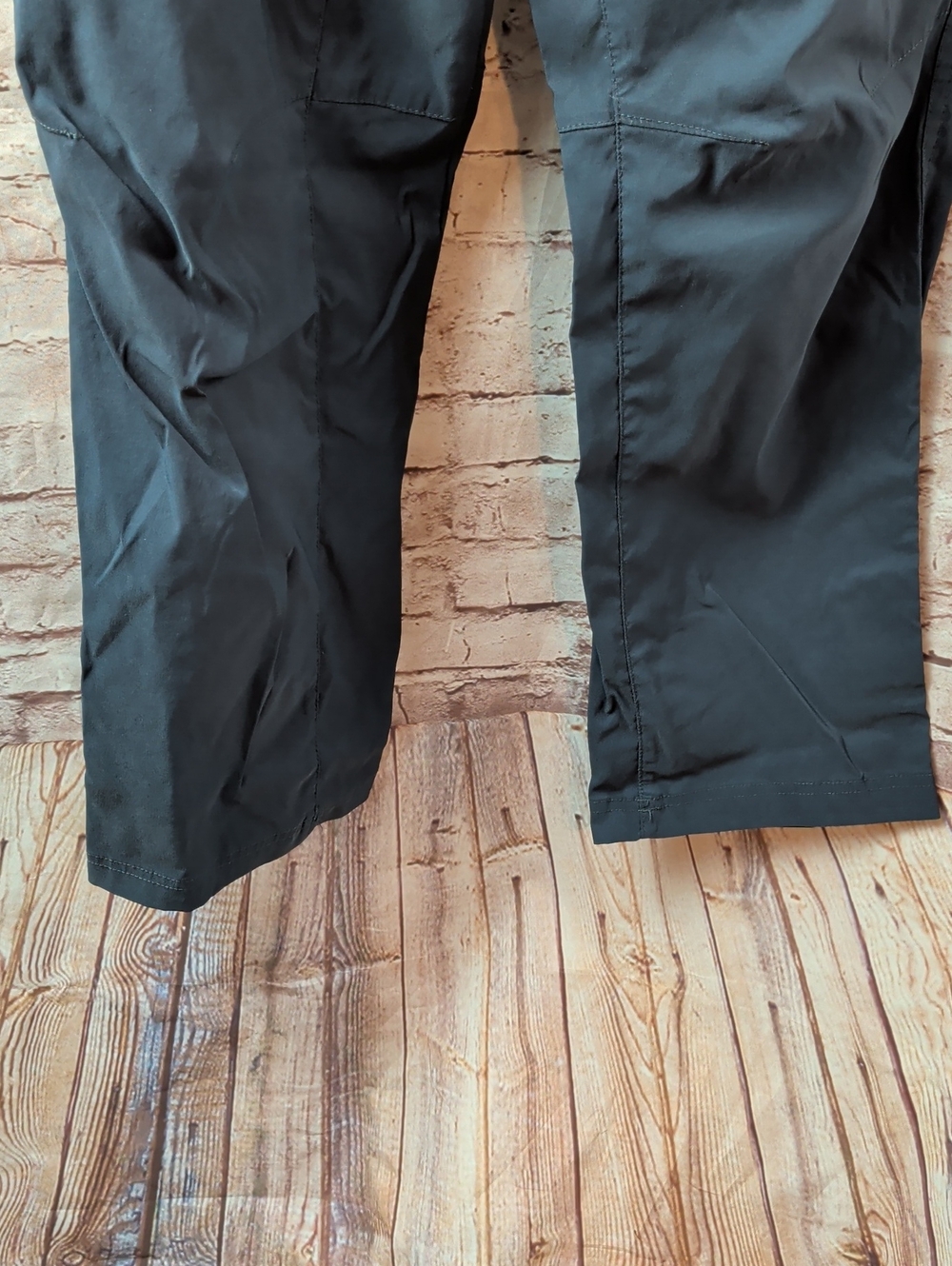 Eddie Bauer Men's Dark Gray  Pants 32 X 30 Like New - Picture 2 of 8